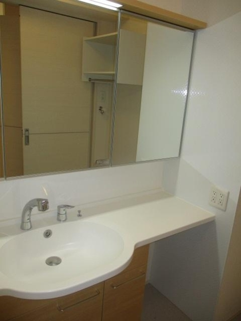 フォーチューン真壁　C棟の洗面所|洗髪洗面化粧台