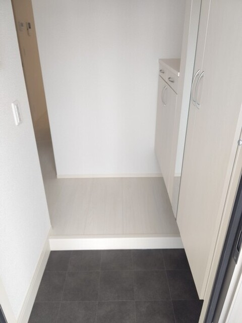 ウィンクルム　C棟の玄関|玄関