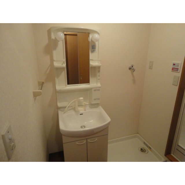 ロイヤル・ツインズの洗面所|洗髪洗面化粧台