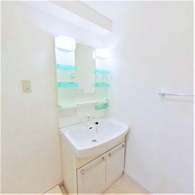 中秀ビルの洗面所