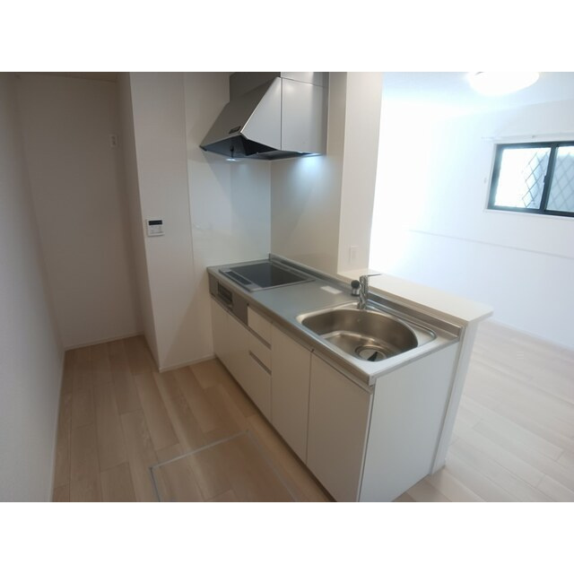 岐阜市岩栄町１丁目のアパートのキッチン