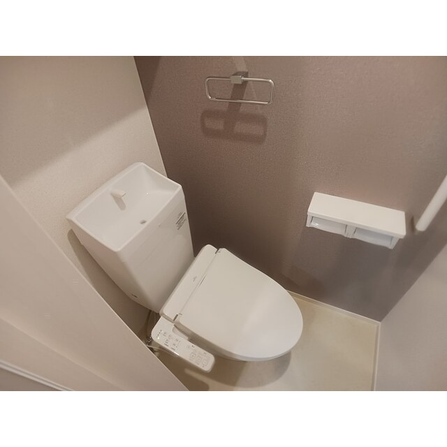 岐阜市岩栄町１丁目のアパートのトイレ