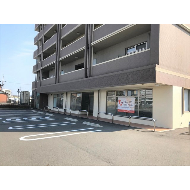 ラ・ミノールⅢの外観|店舗部分