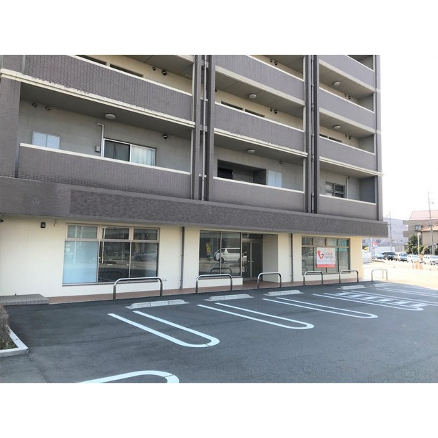 ラ・ミノールⅢの駐車場