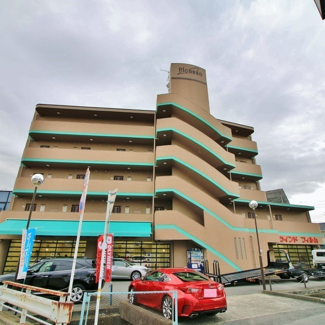 岐阜市六条東２丁目のアパートの外観