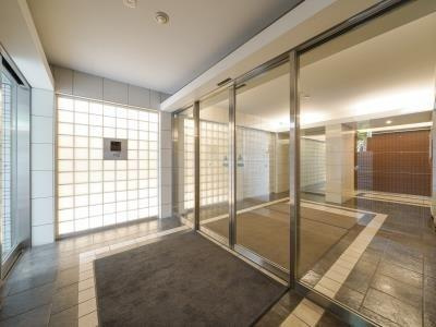 【エントランス】 | キャビンアリーナ赤坂