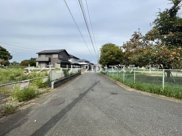 【前面道路含む現地写真】