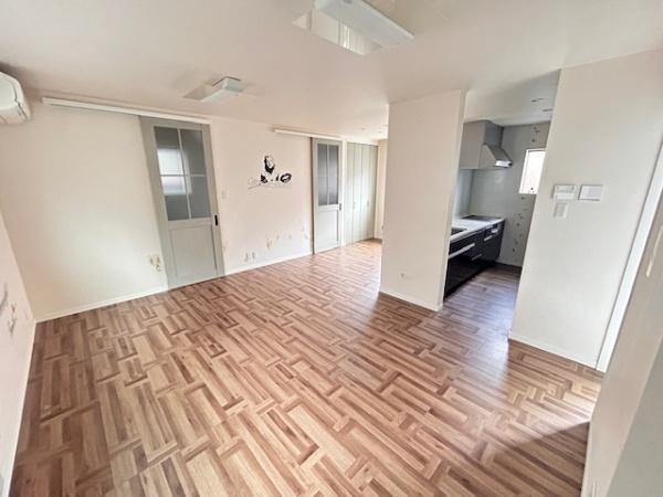 【居間・リビング】