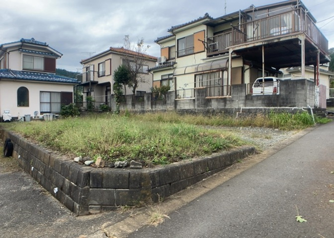 【外観】 | 販売されている全ての土地が、宅地用の土地であるとは限りません。都市計画法に基づき、基本的に住宅を建てることができるのは土地計画区であることに加え、市街化区域として定められている地域のみとなっています。