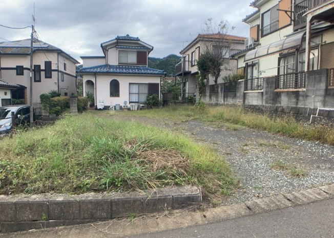 【外観】 | 物件の詳細については、現地を見てわかること以外に、役所や法務局などで調べないとわからないことがあります。そのため、現地に行く場合は、もしこの物件を買ったらどのような生活ができるかをイメージしましょう。