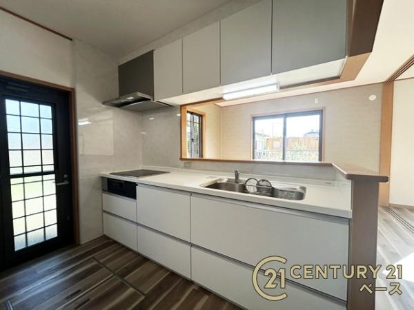 御所市柏原　一戸建のキッチン|リフォーム済の綺麗なキッチンです！