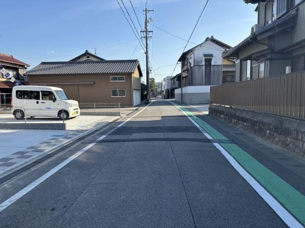 岡崎市美合町北屋敷　全3棟・2号棟の前面道路含む現地写真|前面道路です。