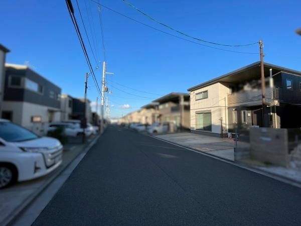和歌山市栄谷　中古戸建の前面道路含む現地写真