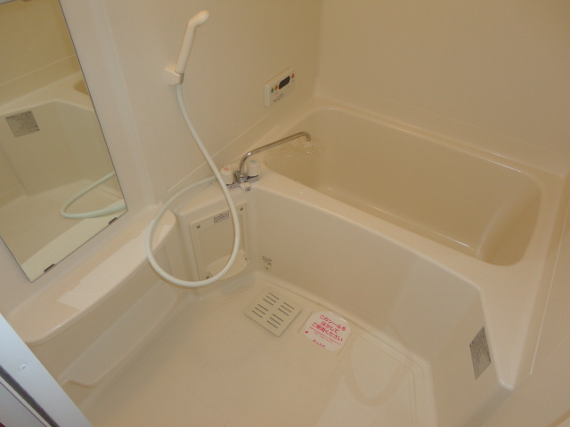 クリスタルビュー1の浴室