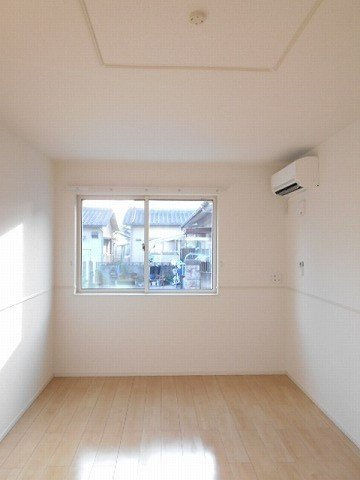 リバーガーデンの居間・リビング