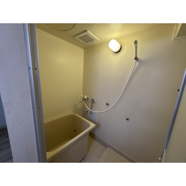 コーポサンライズモリの浴室