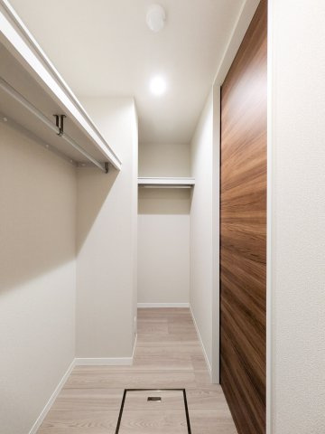 グランデアルベロ南八幡の居間・リビング