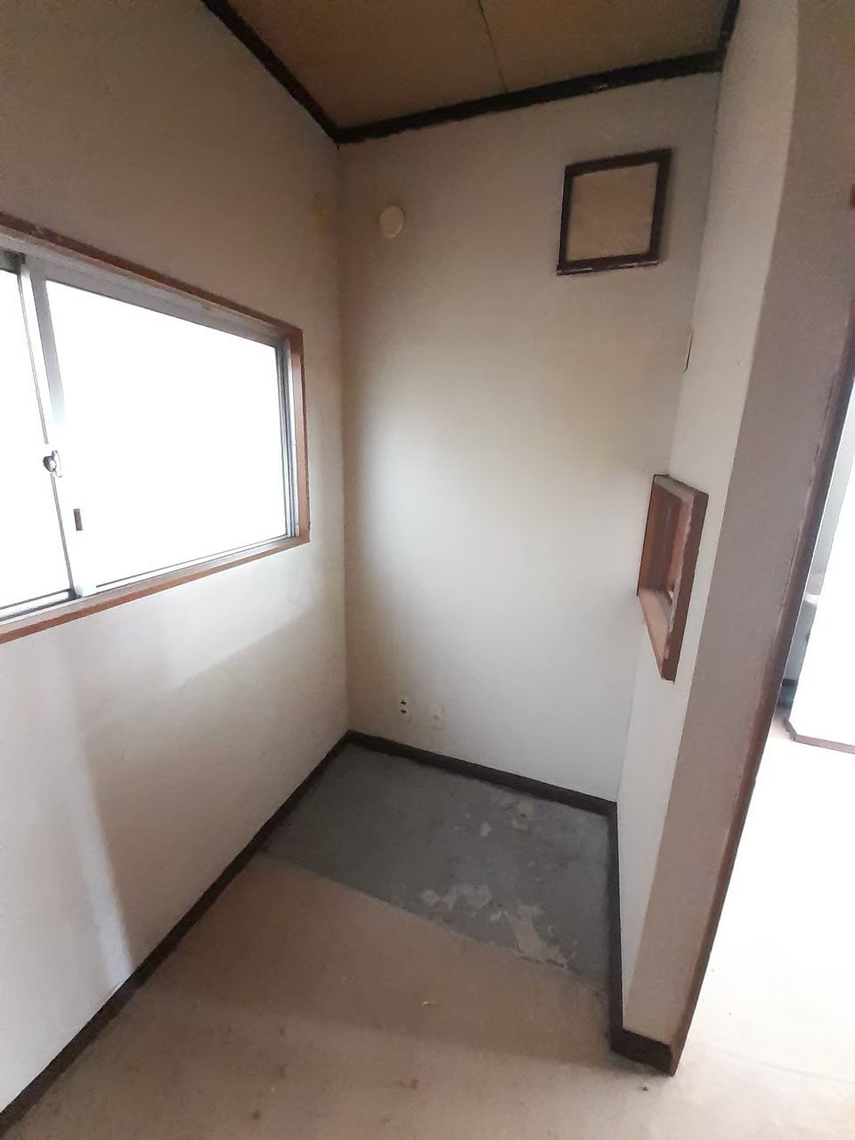 北坂戸NSビル　店舗の内装|明るい室内です