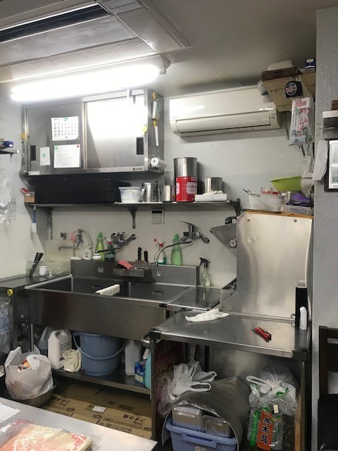 祥和ビルのキッチン|コンパクトなキッチンで掃除もラクラク