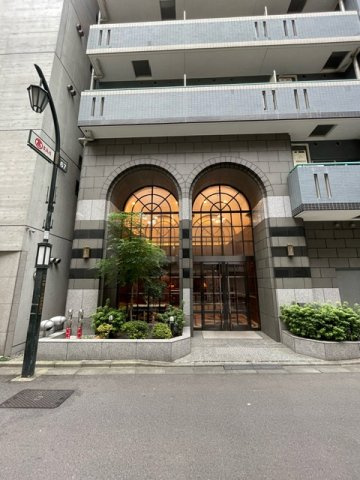 ファミール東京グランリッツのエントランス