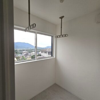 東広島市黒瀬楢原北2丁目　新築一戸建てのランドリースペース