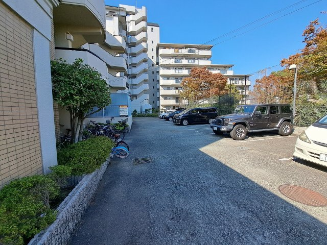 クレスト289の駐車場