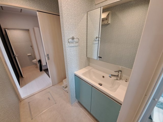 SOLEADO鳴尾の洗面所