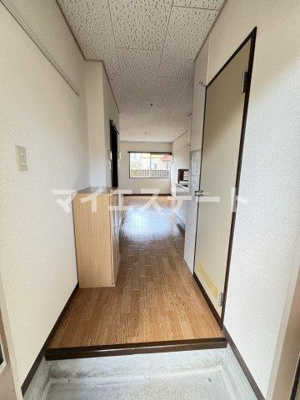 【玄関】 | メゾンⅠ | 別部屋写真