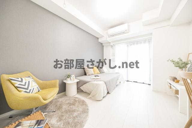 ルジュール神田須田町【白基調のモダンなお部屋／12月下旬入居可】の居間・リビング|※写真は同タイプ住戸です。