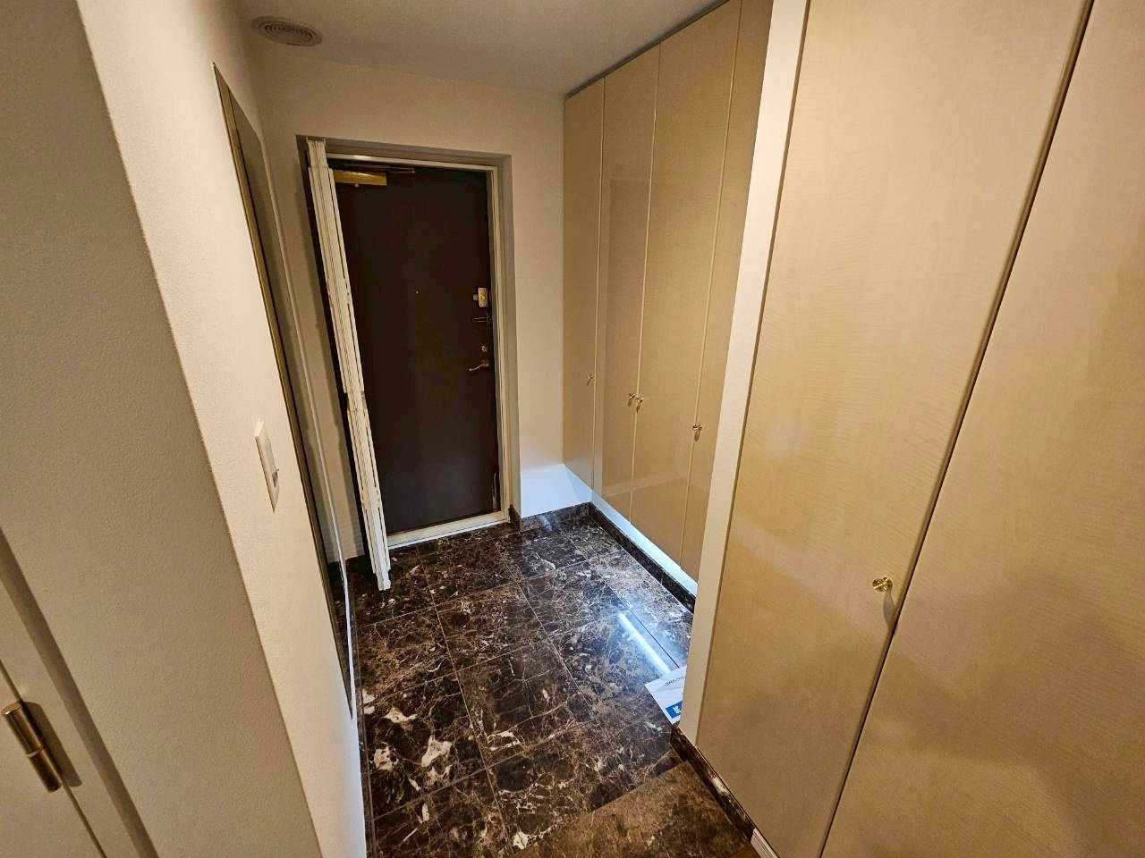 パーク・コート御影の玄関