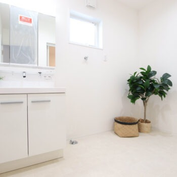 広島市西区山田新町１丁目　新築一戸建ての独立洗面台