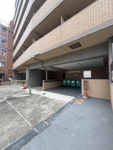 エステムコート神戸ハーバーランド前Ⅱの駐車場