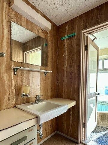 桃山マンションの洗面所