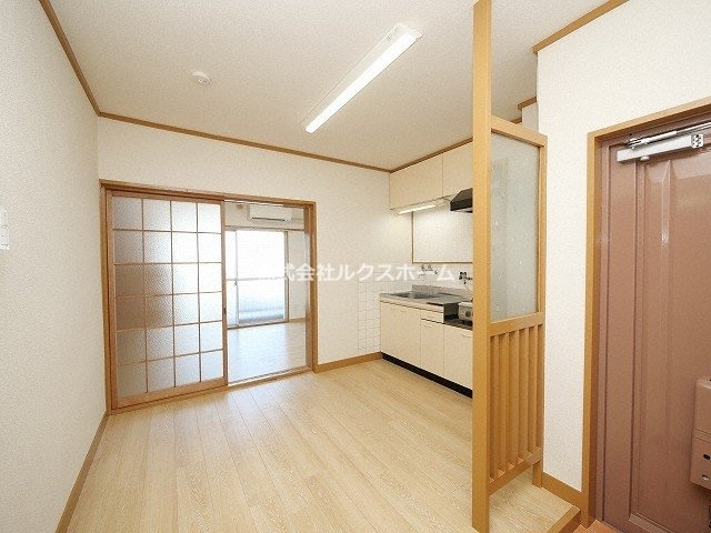 グリーンハイムの居間・リビング|ゆったりとした居間です