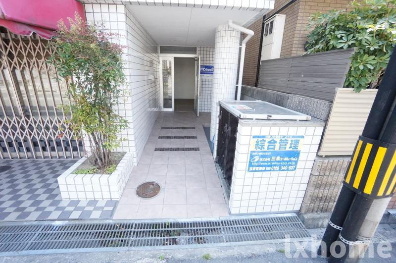 メゾン愛のエントランス|建物の内部です