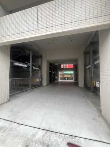 エステムコート神戸ハーバーランド前Vアクアの駐車場