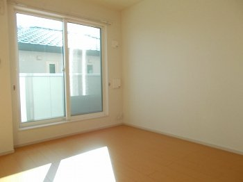 【内装】 | サニーコート | 明るい色調の室内です