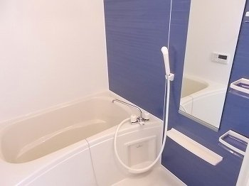 【浴室】 | サニーコート | コンパクトで使いやすいお風呂です