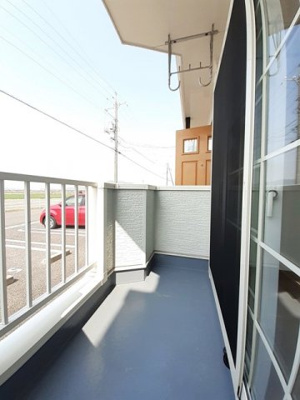 【バルコニー】 | リバーコート川本 | 広々としたバルコニーです