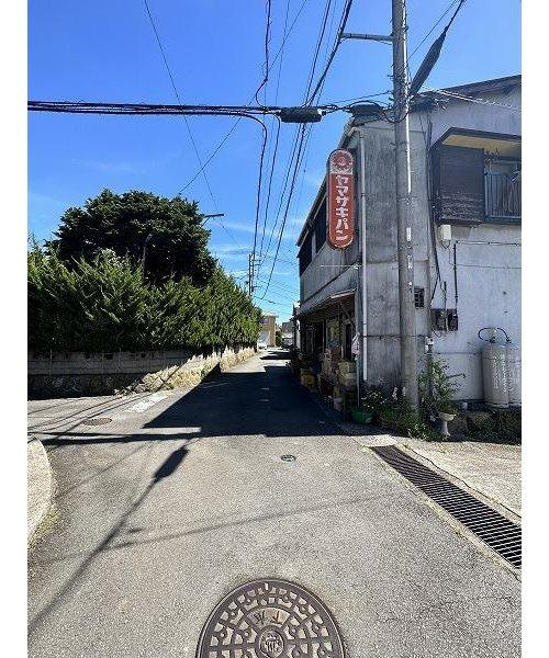 熱海市　上多賀の前面道路含む現地写真