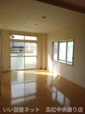 【居間・リビング】 | エルディム六万寺