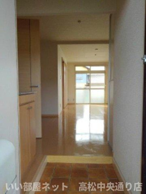 【玄関】 | エルディム六万寺