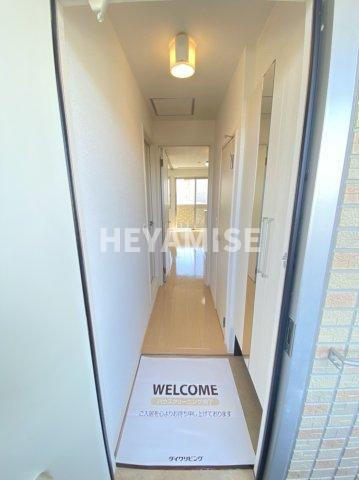 ロイヤルニュータウンの玄関|※別号室の写真です※現況を優先します※