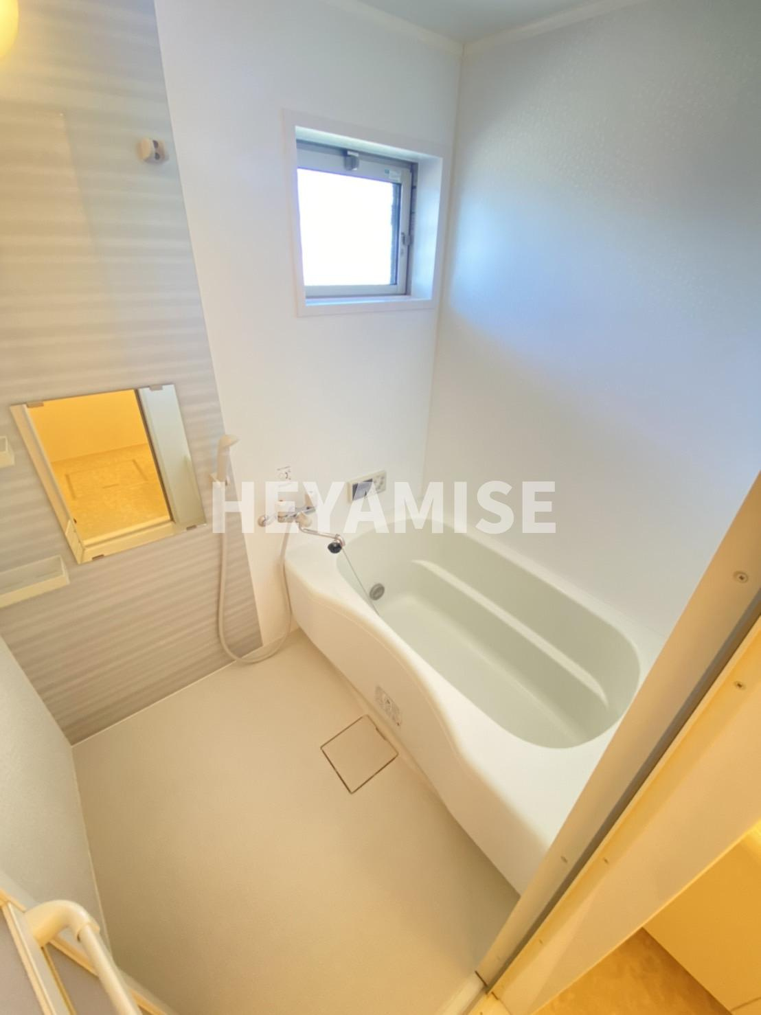 ロイヤルニュータウンの浴室|※別号室の写真です※現況を優先します※