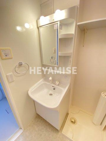 ロイヤルニュータウンの洗面所|※別号室の写真です※現況を優先します※