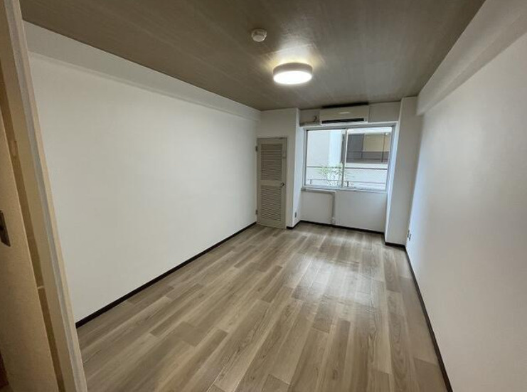 カルム赤坂の居間・リビング