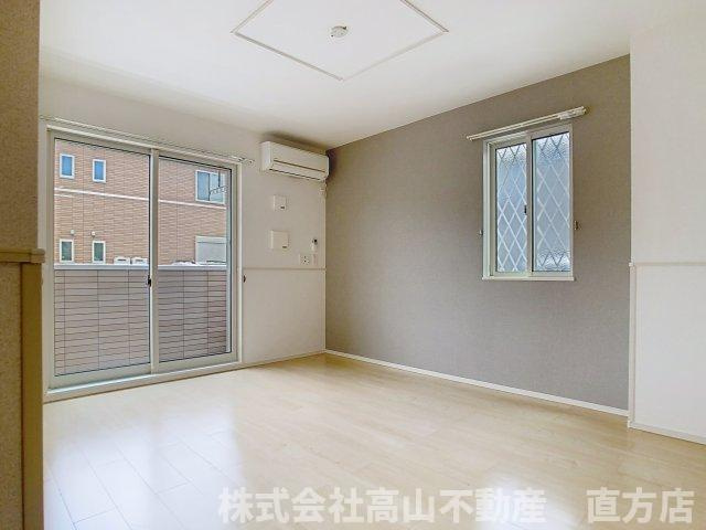 メゾン・ド・ソレイユＢの居間・リビング