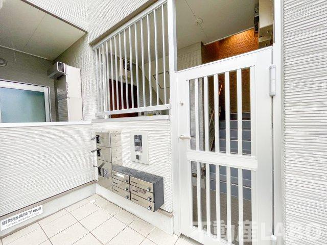 ハーモニーテラス平野市町のエントランス