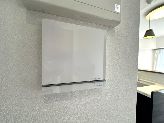 エルザタワー55の冷暖房・空調設備|床暖房　空気や肌が乾燥しにくく足元あったか。暖房器具の出し入れの手間も省けて掃除も楽々。自然と家族の集まる団らんスペースに。