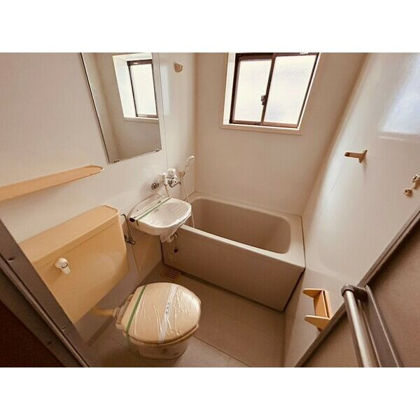 東宅ハイツ潮見が丘A棟の浴室